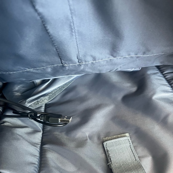 NWOT Backpack with USB mobile charger port 🆕 - Picture 14 of 15